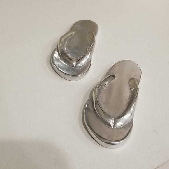 Small Silver Decor - Picture 4 of 5